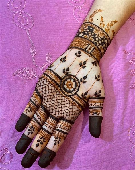 simple mehndi design - ShaadiWish