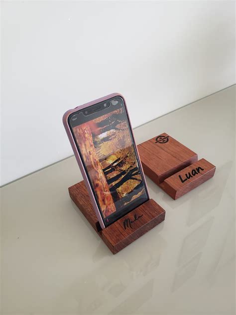 Suporte de celular personalizado