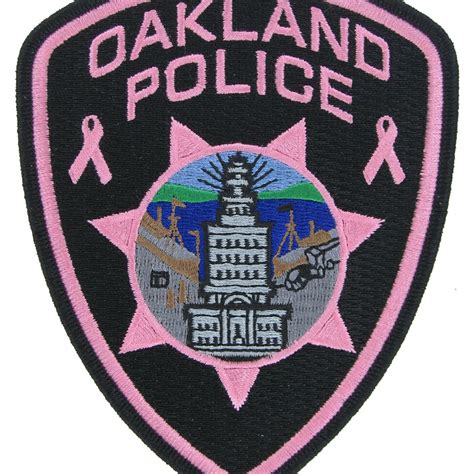 E21896 OAKLAND POLICE (ME) - The Emblem Authority