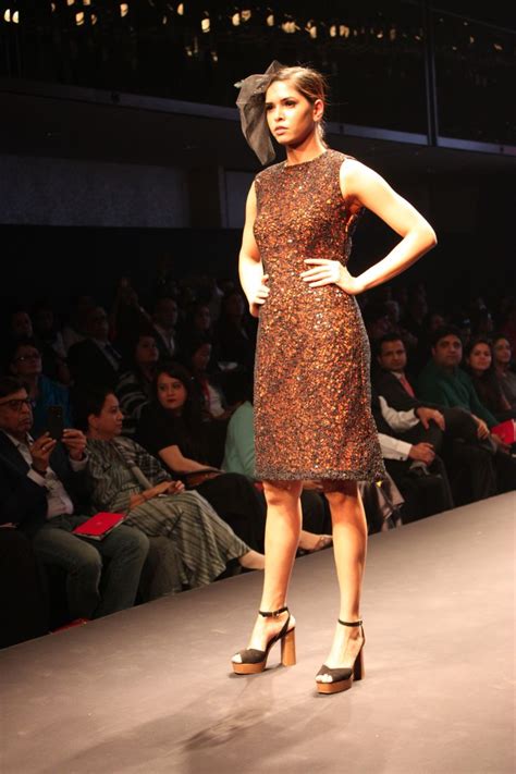 Ghim trên ember fashion