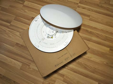 Yeelight Halo Ceiling Light YLXD50YL - обзор умного светильника