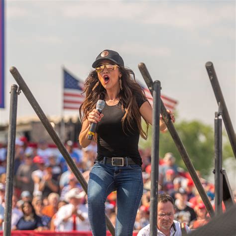 15 Hot Lauren Boebert Bikini Photos - Barnorama