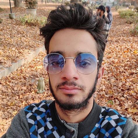 Kulgam student predicts accurate weather; earns huge followers on social media | KNO