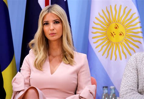 На Иванку Трамп подали в суд за "кражу" дизайна босоножек