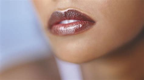 chin hair    sign  polycystic ovary syndrome