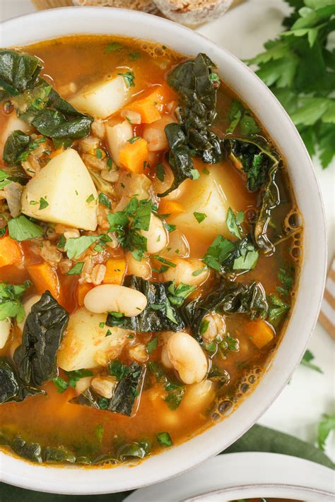 Quick Tuscan Farro Soup with Beans and Kale - Gathering Dreams