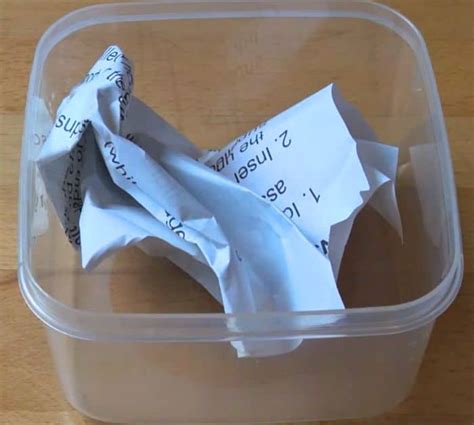 how to get odors out of plastic containers