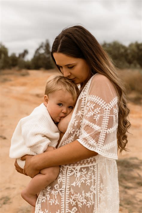 breastfeeding  showing  beauty  nursing
