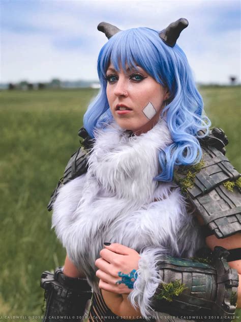 STRUCK FIRST: Vanity Fox as the Colossus, Barba!