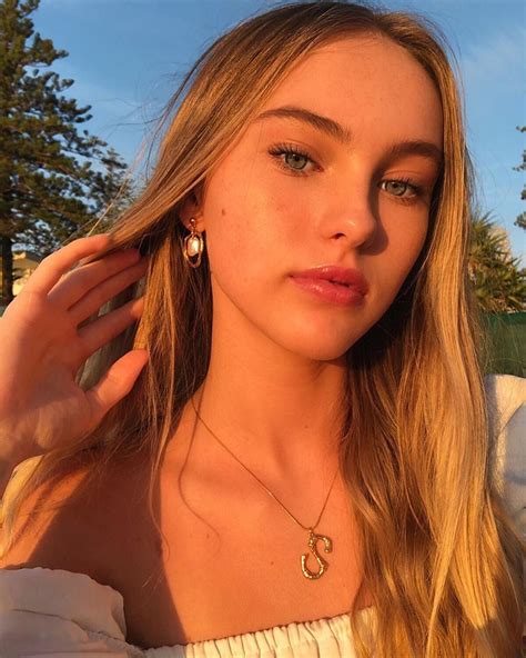 Rose Hart's OnlyFans Success: A Case Study in Online Entrepreneurship - zc2jcb6