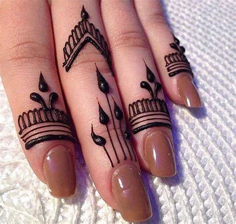 Easy Mehendi designs for fingers by Mehndi Design