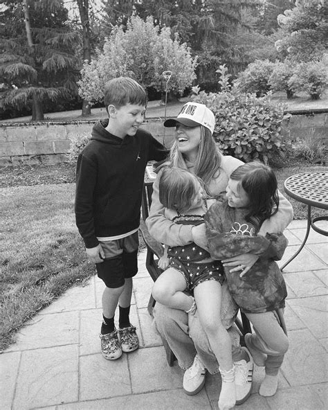 Mackenzie Ford (@mackenzie__ford) • Instagram photos and videos