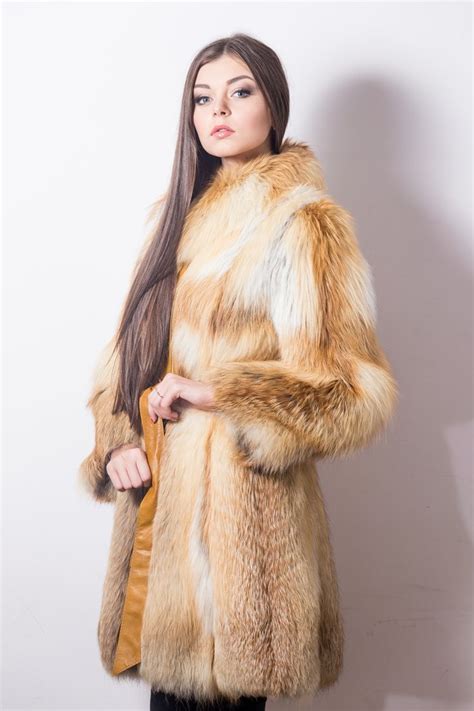 Шубка из лисы рыжей | Fur coat, Fashion, Women wear