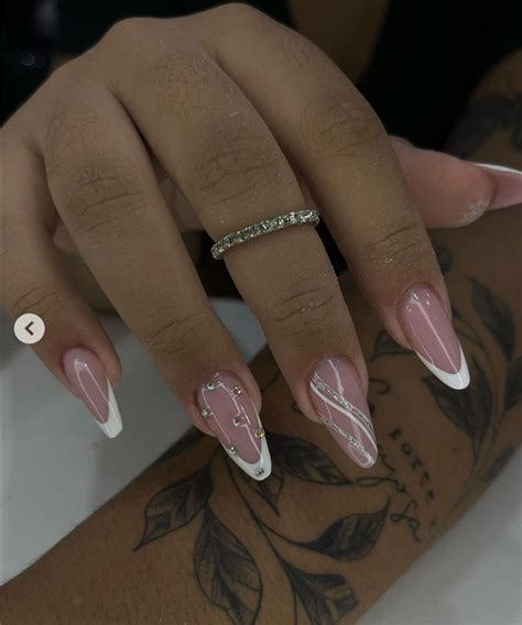 Unhas De Gel Simples E Elegantes Amendoadas - Unhas De Gel Amendoadas