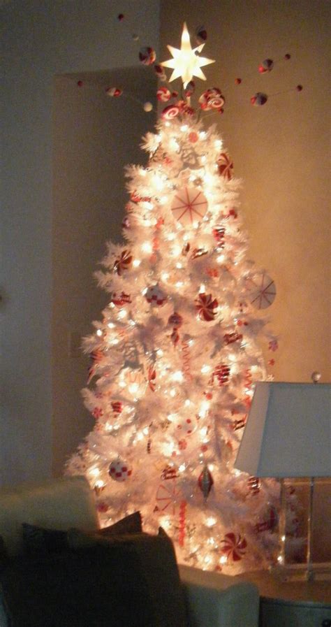 red & white Christmas tree 2010 | White christmas trees, Christmas tree ...