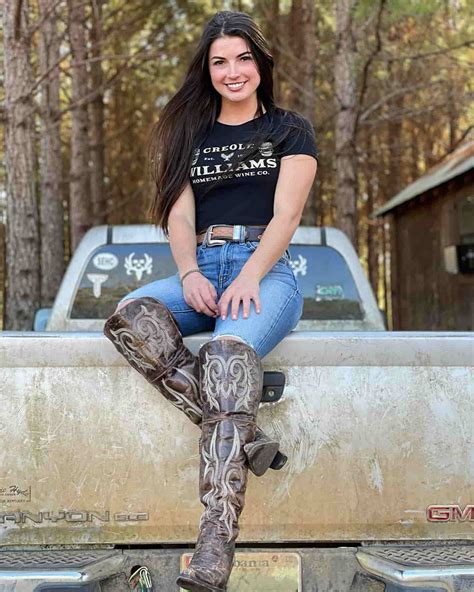 Hannah Barron - Age, Height, Net Worth, Boyfriend, Bio, Facts