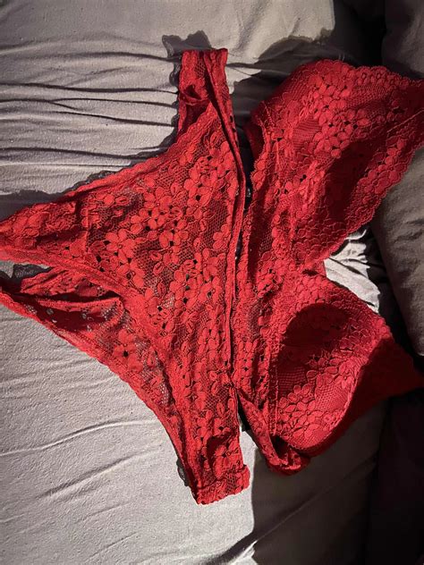 Sisters panties and bra | Scrolller