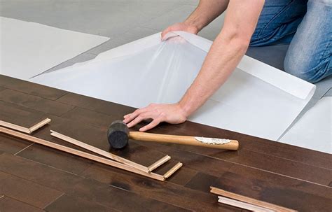 how much does it cost to put down wood floors