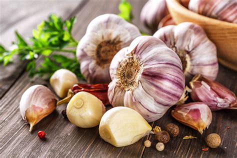 Does Garlic Cause or Treat High Blood Pressure? - CardioHow