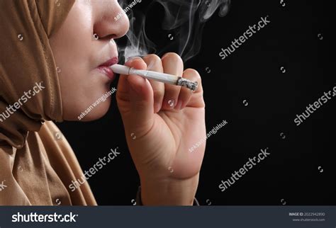 Close Young Muslim Woman Smoking Cigarette Stock Photo 2022942890 ...