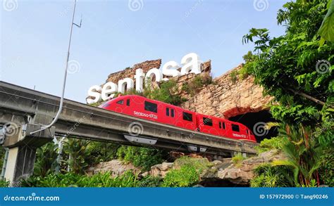 sentosa express monorail train connecting sentosa island
