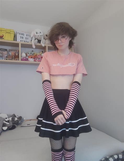 Pre workout pic : r/FemboyFashion
