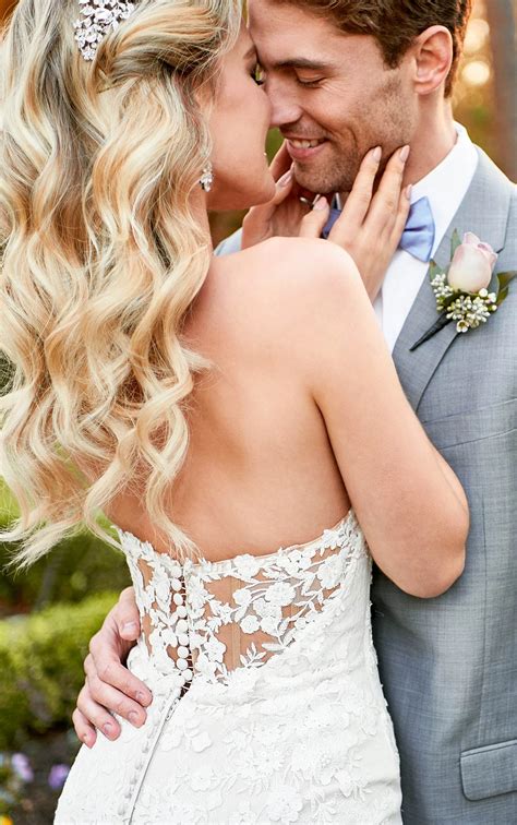 French Lace Wedding Dress with Scalloped Train | Stella York Wedding