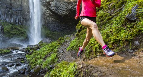 4 Feet Exercises You Can Do At Your Desk | Topo Athletic