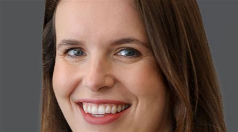 mayer brown expands  london global restructuring review