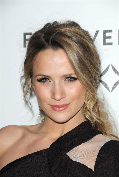 Shantel van santen – Artofit