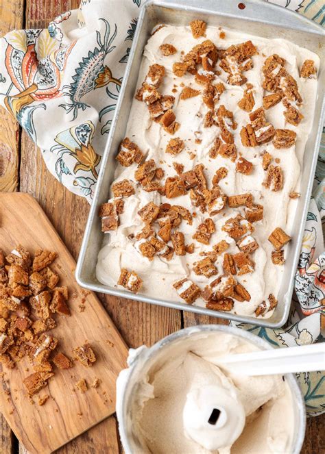 Oatmeal Cream Pie Ice Cream - Barefeet in the Kitchen