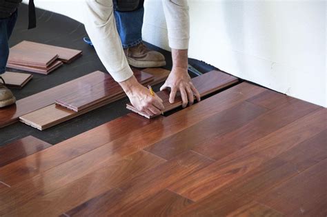 how much does it cost to put down laminate flooring