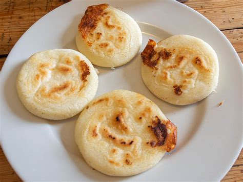 colombian recipe  arepa  cheese   trip  colombia