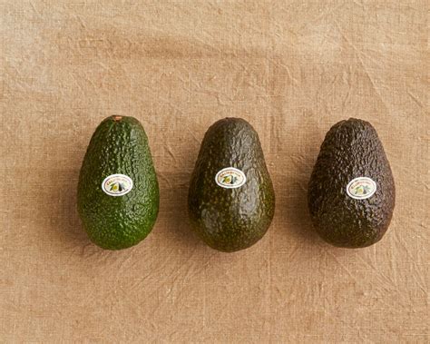 Avocado Tips! Choosing and Ripening - Stater Bros. Markets