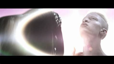Diva Devotee: Single review and Video: Katy Perry Ft Kanye west "E.T" # ...