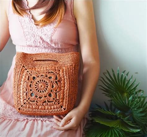 сумка крючком на основе бабушкиного квадрата Granny Square Bag, Crochet ...