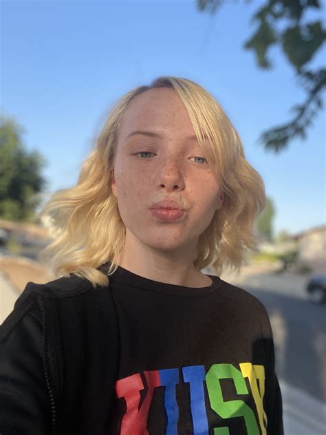 TW Pornstars - 2 pic. Southern Belle Dixie Lynn 🥳👅💦. Twitter. Yeahh I’m