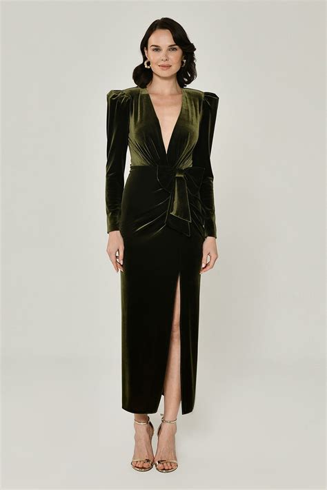 LONG SLEEVE DEEP V-NECK VELVET LONG DRESS