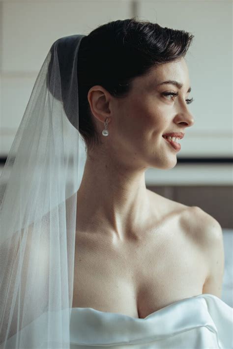 Capturing Timeless Elegance: A Guide to Timeless Bridal Portraits | asteriaphoto.com