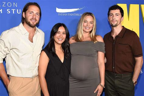 Pregnant Margot Robbie Wears Gray Full-Length Gown on First Red Carpet ...