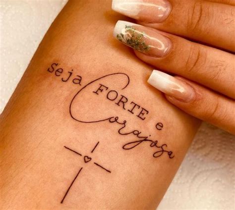 Tatuagem Feminina Que Representa Força E Coragem - Tatuagem Feminina de Coragem em 2025 | Tatuagem, Tatuagem significados ...