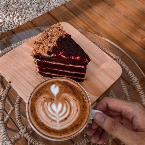 mencicipi olahan kopi hits  kopi se indonesia cafe   jakarta