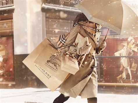 Burberry Gets Festive for "Burberry With Love" Campaign – Fashion Gone ...