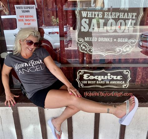 Hotwife Taylor Leigh's feet