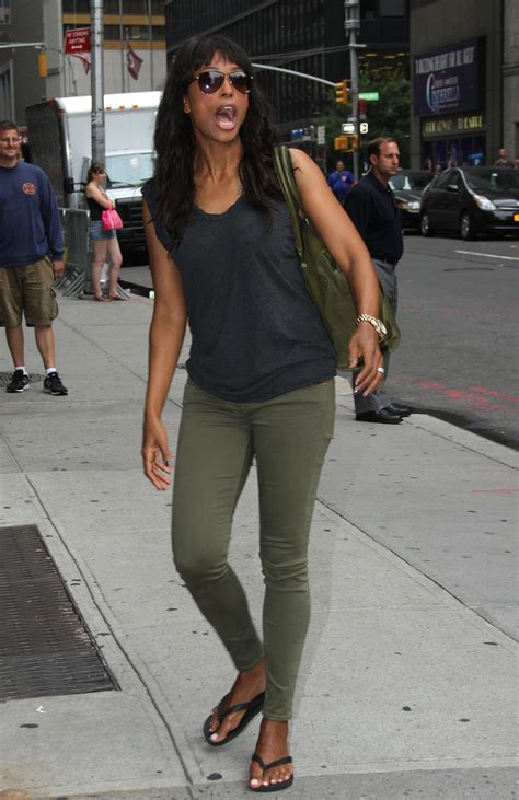 Aisha Tyler's feet