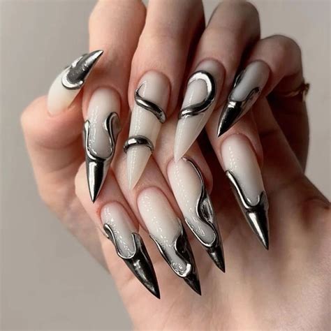 Pin di Syren su Horror art | Unghie lunghe, Unghie firmate, Unghie goth