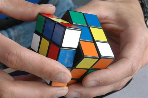 rubiks cube world record solved   seconds   year
