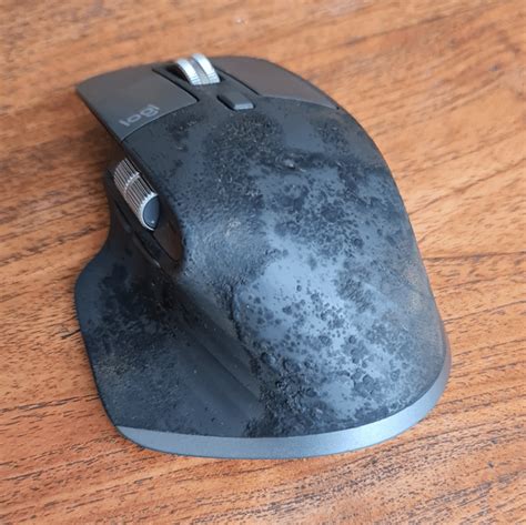 mx master mouse turned   toad rlogitech