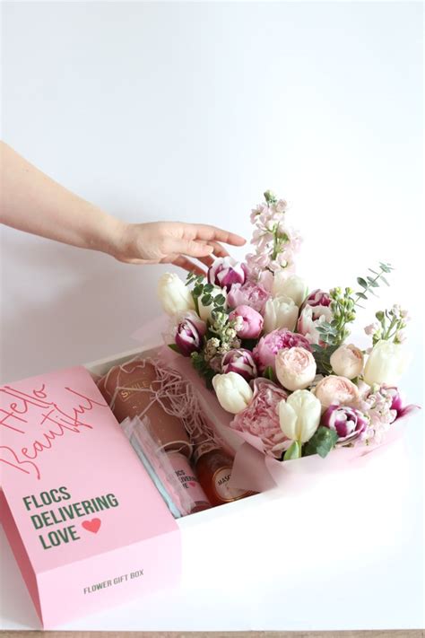 box slider    gifts  fresh flowers   box created  flocs