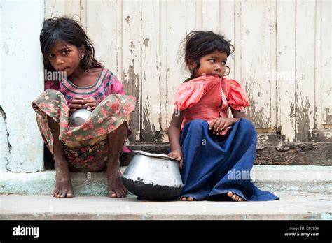 Beggars in india hi-res stock photography and images - Alamy